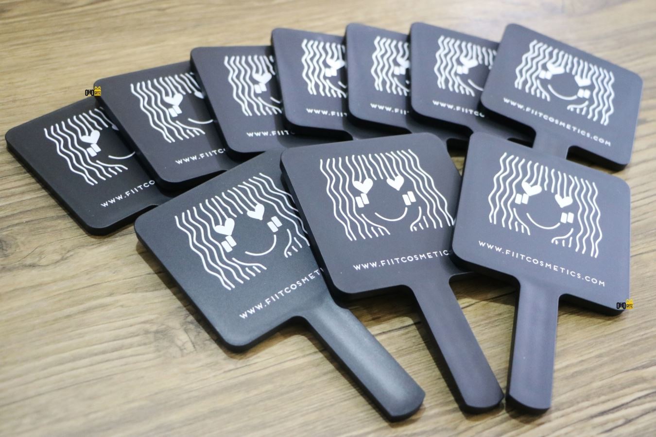 กระจก Hand Mirror mini size สกรีนโลโก้ฟรี1สี1จุด!! ทำเป็นของพรีเมี่ยมได้