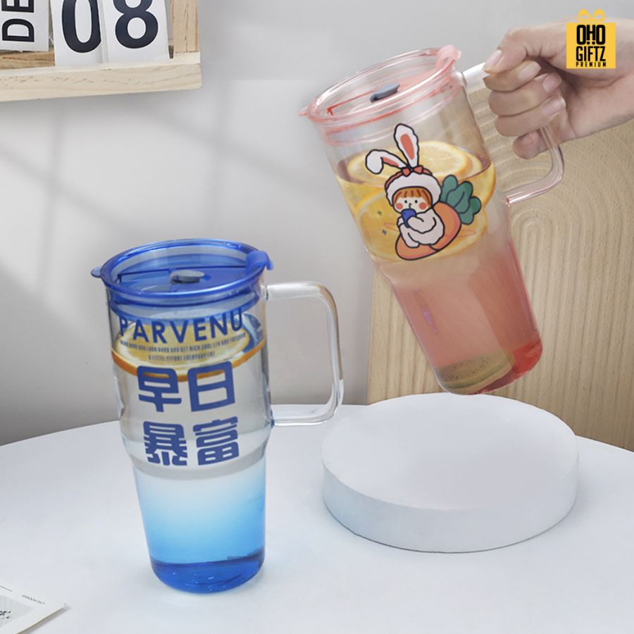 แก้วใสมีหู มีฝาปิดล็อค สกรีนโลโก้  ทำเป็นของพรีเมี่ยมได้