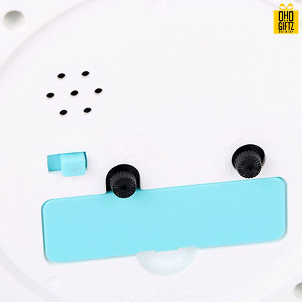 นาฬิกาพลาสติกตั้งโต๊ะรูปหุ่นยนต์ สกรีนโลโก้ ทำเป็นของพรีเมี่ยมได้