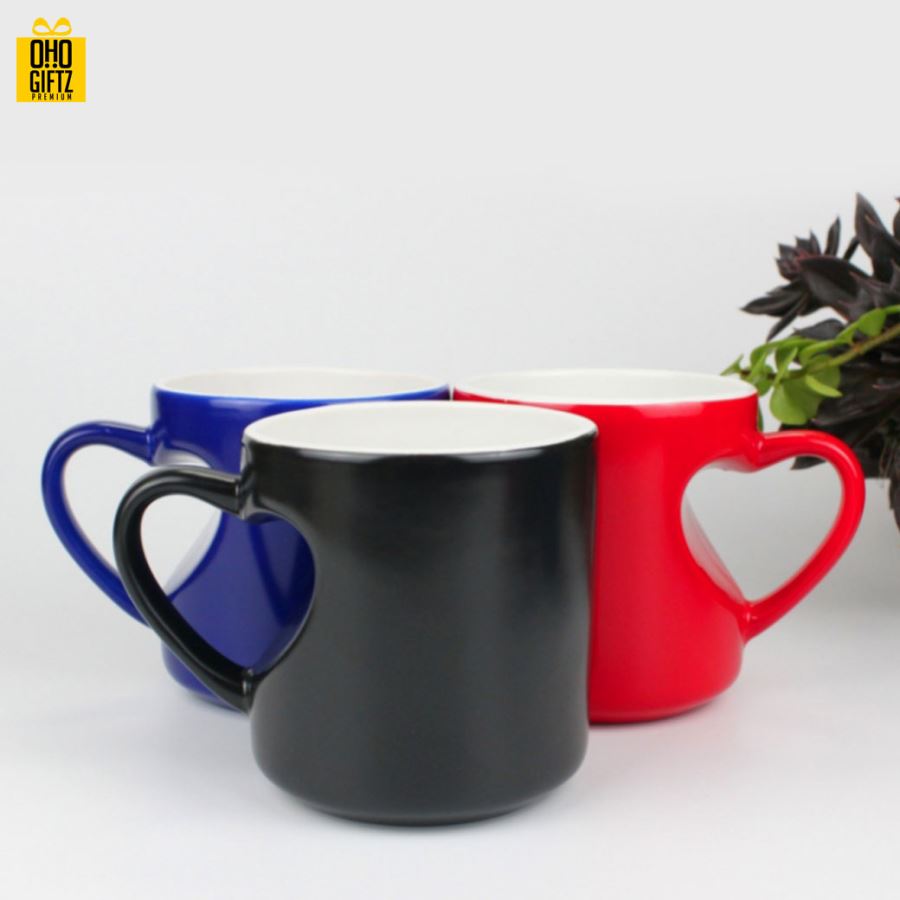 แก้วเซรามิคหูเว้าหัวใจเนื้อเงาเปลี่ยนสีเมื่อใส่น้ำร้อน *ไม่มีขั้นต่ำ* 