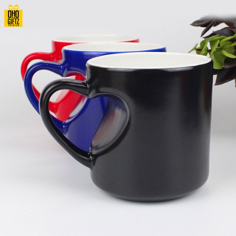 แก้วเซรามิคหูเว้าหัวใจเนื้อเงาเปลี่ยนสีเมื่อใส่น้ำร้อน *ไม่มีขั้นต่ำ* 