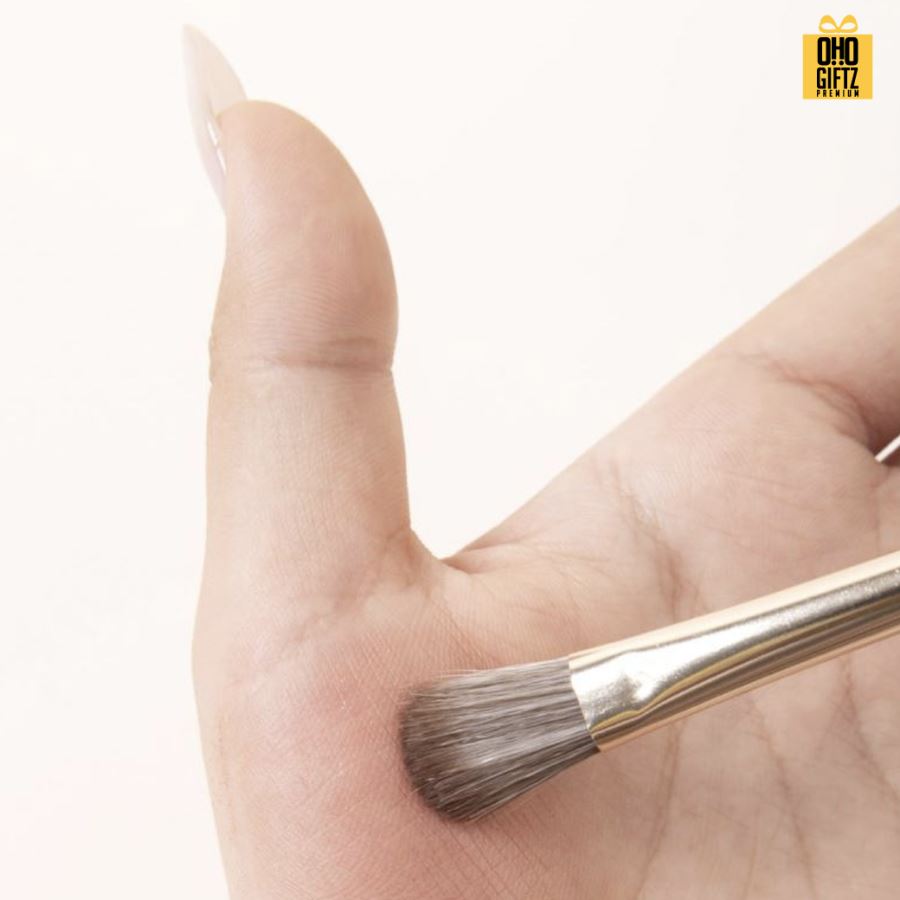 ชุดแปรงแต่งหน้า 8 ชิ้น พร้อมกระเป๋าหนัง PU สกรีนโลโก้ สกรีนชื่อร้าน ทำเป็นของพรีเมี่ยมได้