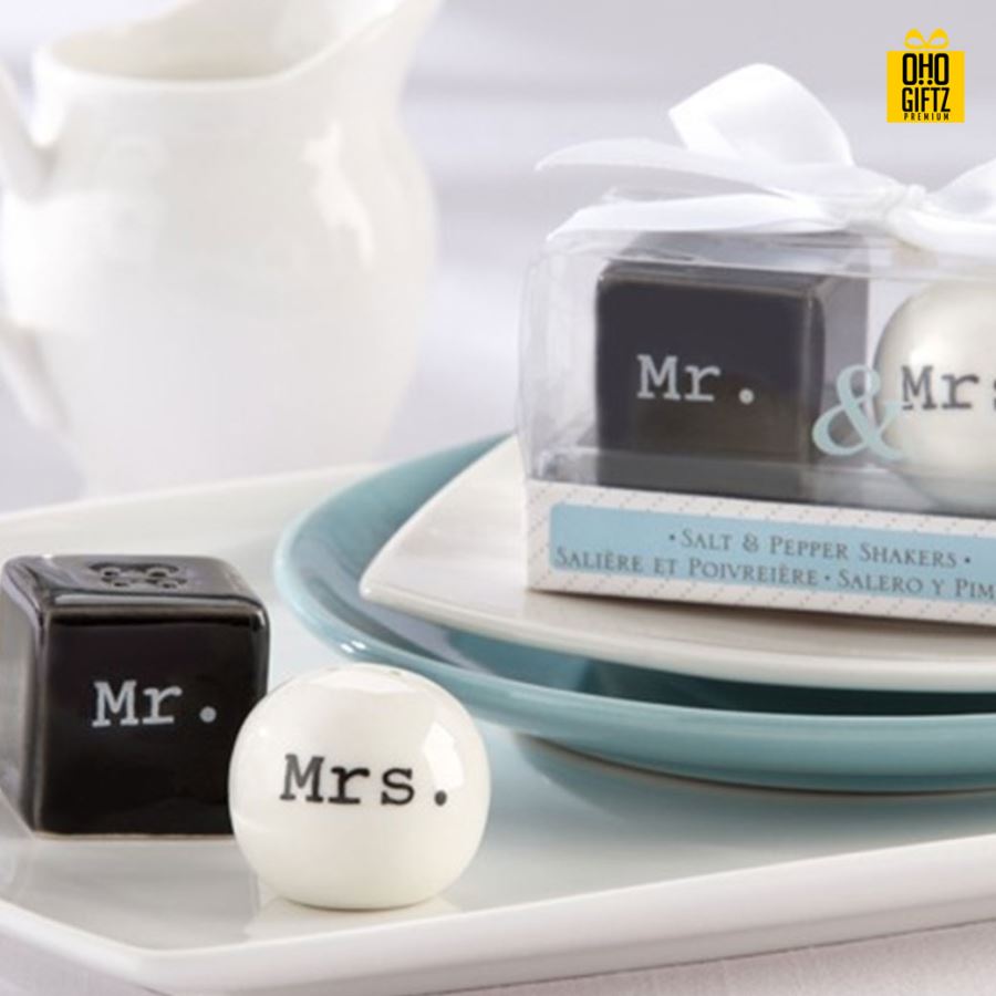 รวมเซตที่ใส่เครื่องปรุง พิมพ์สติกเกอร์ชื่อฟรี ทำเป็นของพรีเมี่ยม ของชำร่วยงานเเต่งงานได้