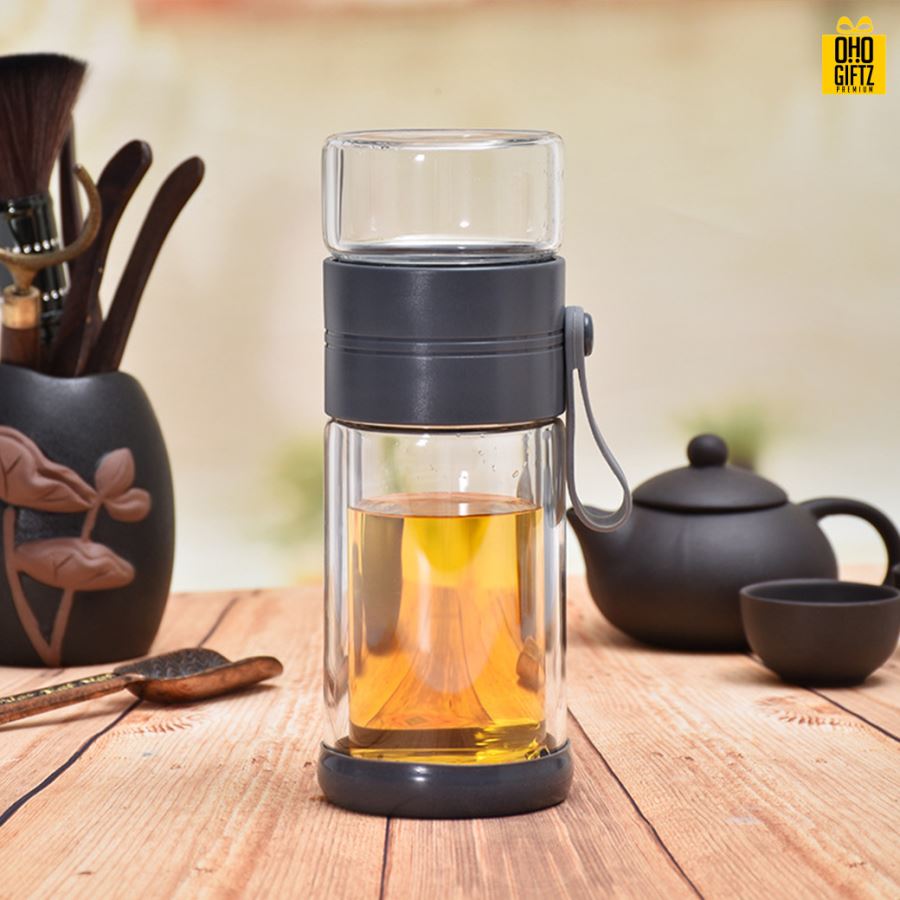 ขวดแก้วสองชั้นมีที่กรองชา สกรีนชื่อ เลเซอร์โลโก้ฟรี  ทำเป็นของพรีเมี่ยมได้