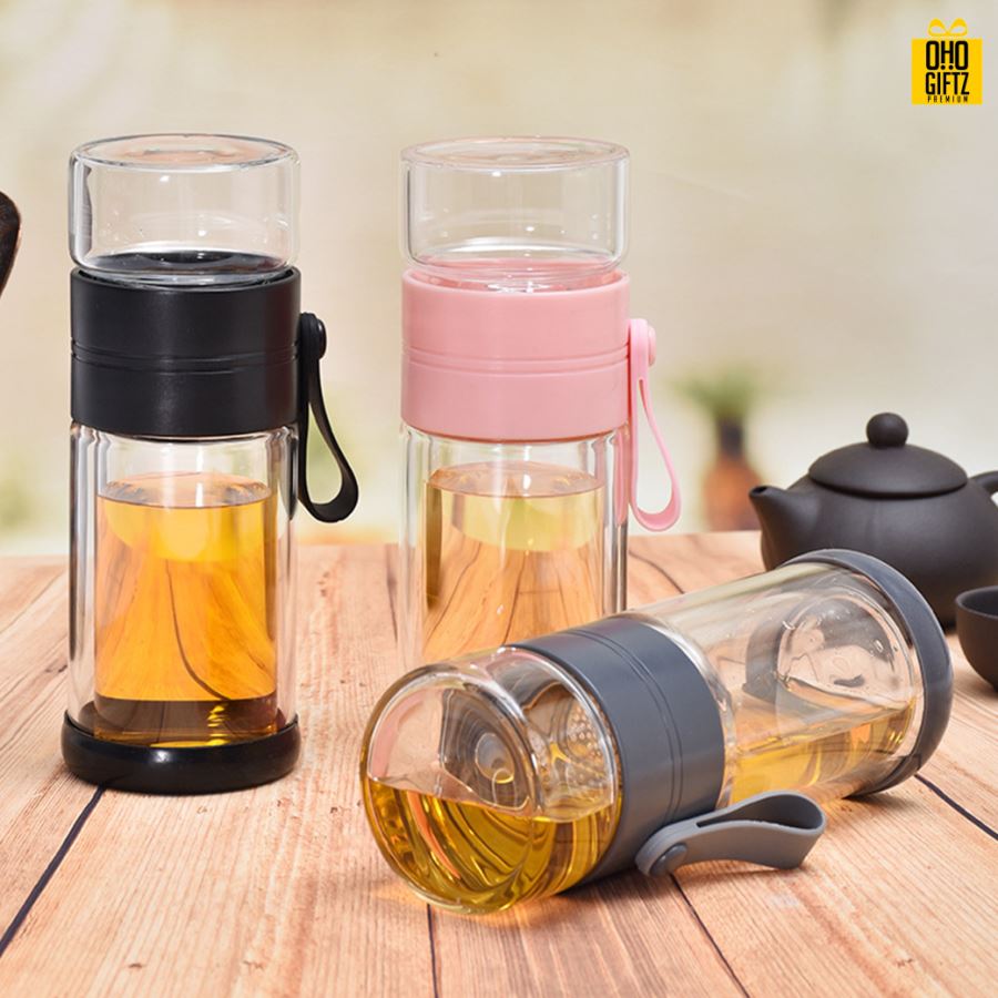 ขวดแก้วสองชั้นมีที่กรองชา สกรีนชื่อ เลเซอร์โลโก้ฟรี  ทำเป็นของพรีเมี่ยมได้