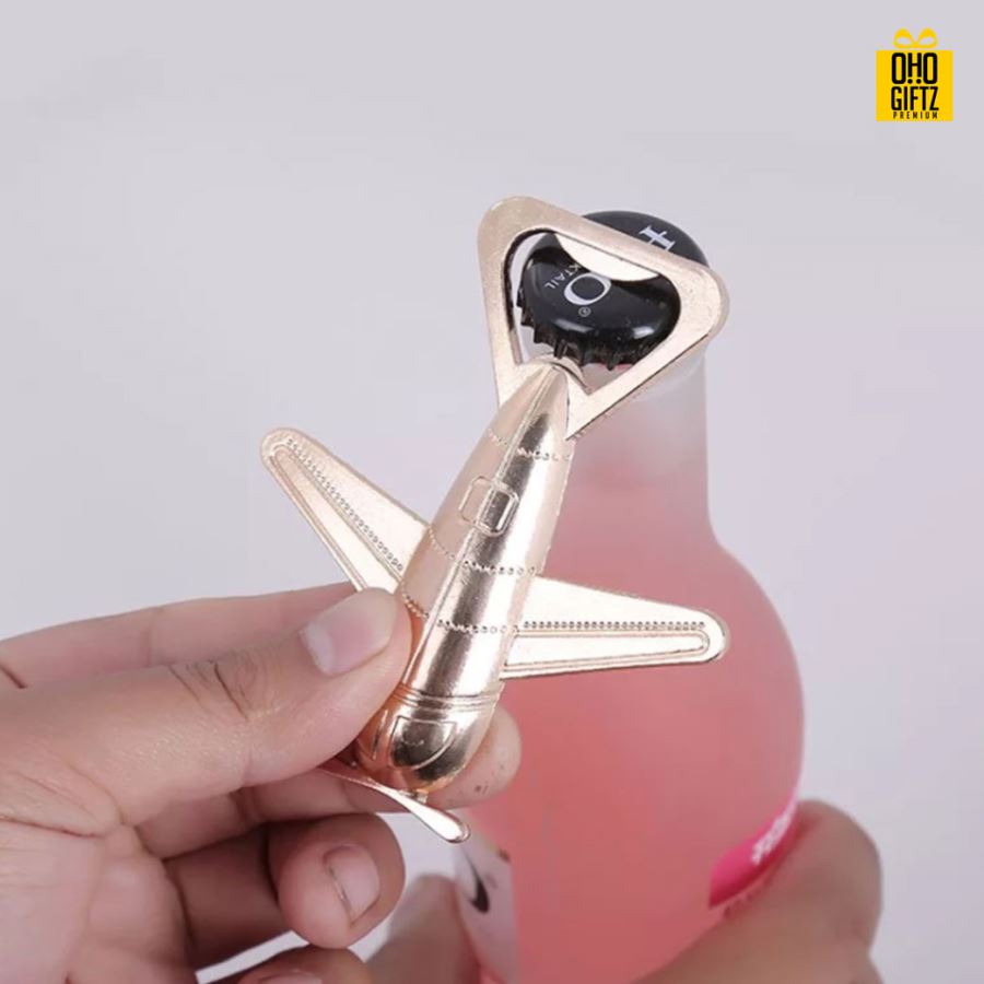 ที่เปิดขวดรูปเครื่องบิน พิมพ์สติกเกอร์ชื่อฟรี ทำเป็นของพรีเมี่ยม ของชำร่วยงานเเต่งงานได้