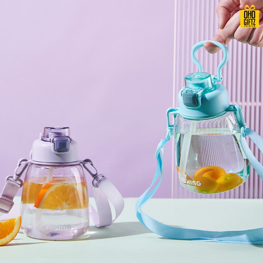 กระติกน้ำพลาสติก สกรีนชื่อ สกรีนโลโก้ ทำเป็นของพรีเมี่ยมได้ 