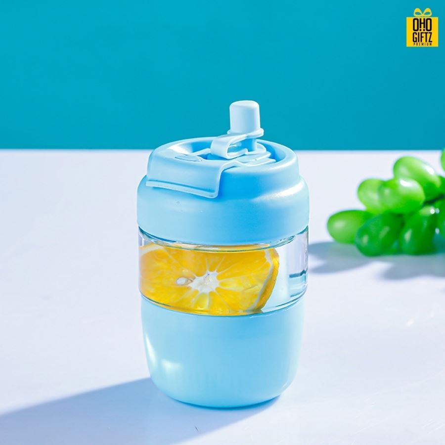 ถ้วยแก้วพร้อมหลอด สกรีนชื่อ โลโก้ฟรี  ทำเป็นของพรีเมี่ยมได้