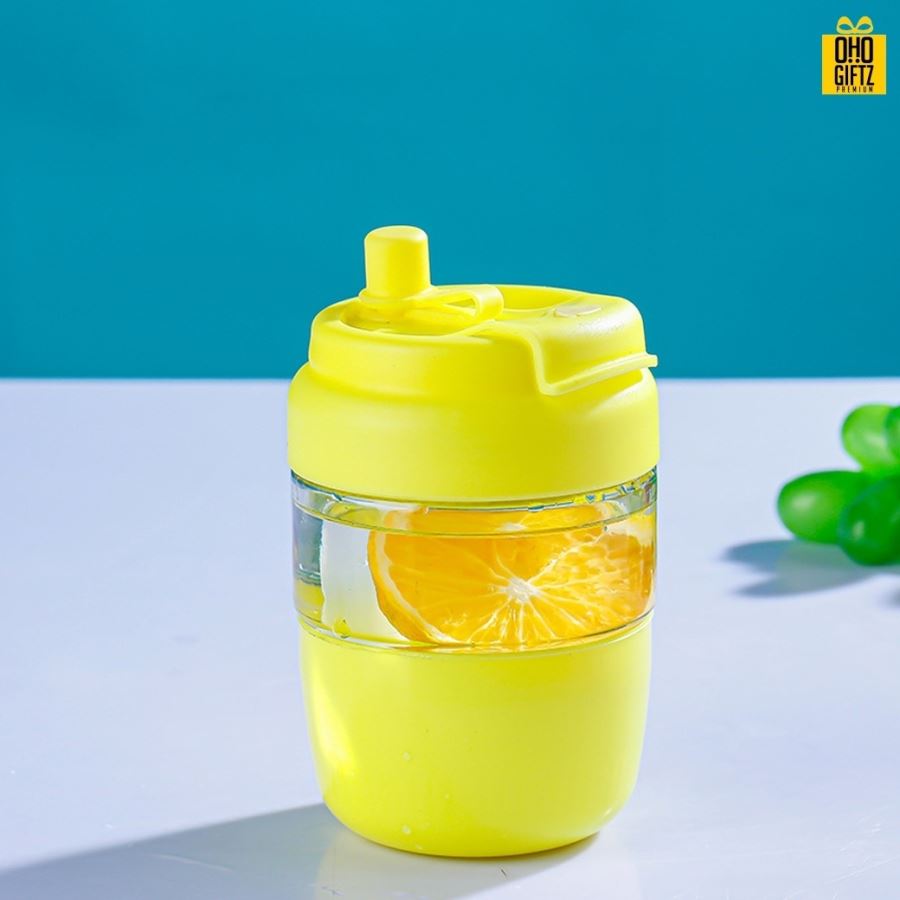 ถ้วยแก้วพร้อมหลอด สกรีนชื่อ โลโก้ฟรี  ทำเป็นของพรีเมี่ยมได้