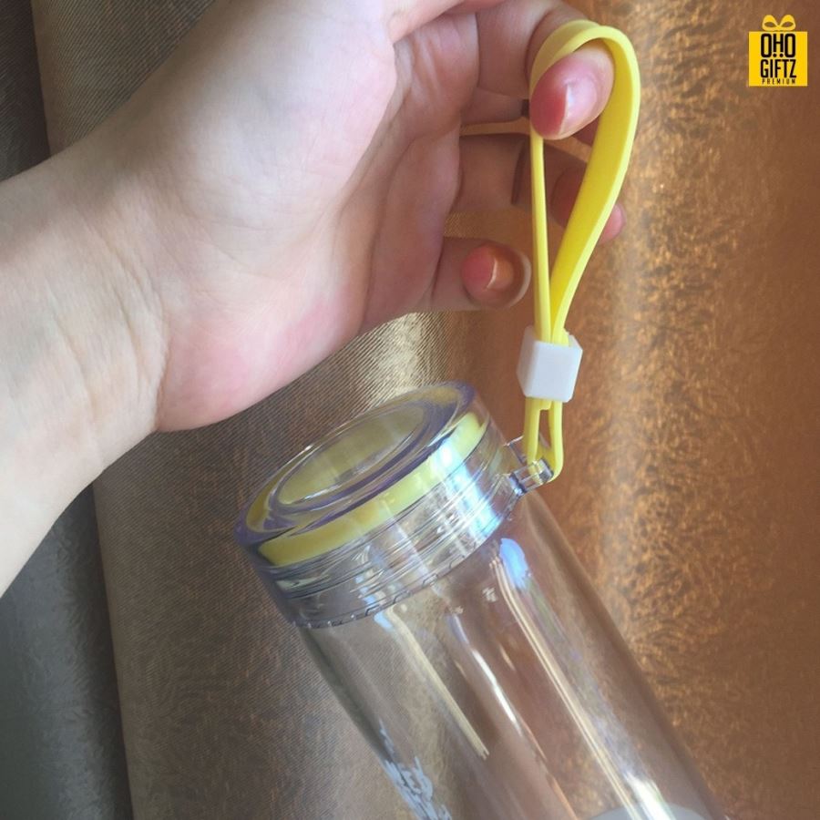 ขวดแก้วพร้อมหูหิ้ว สกรีนชื่อ โลโก้ฟรี  ทำเป็นของพรีเมี่ยมได้