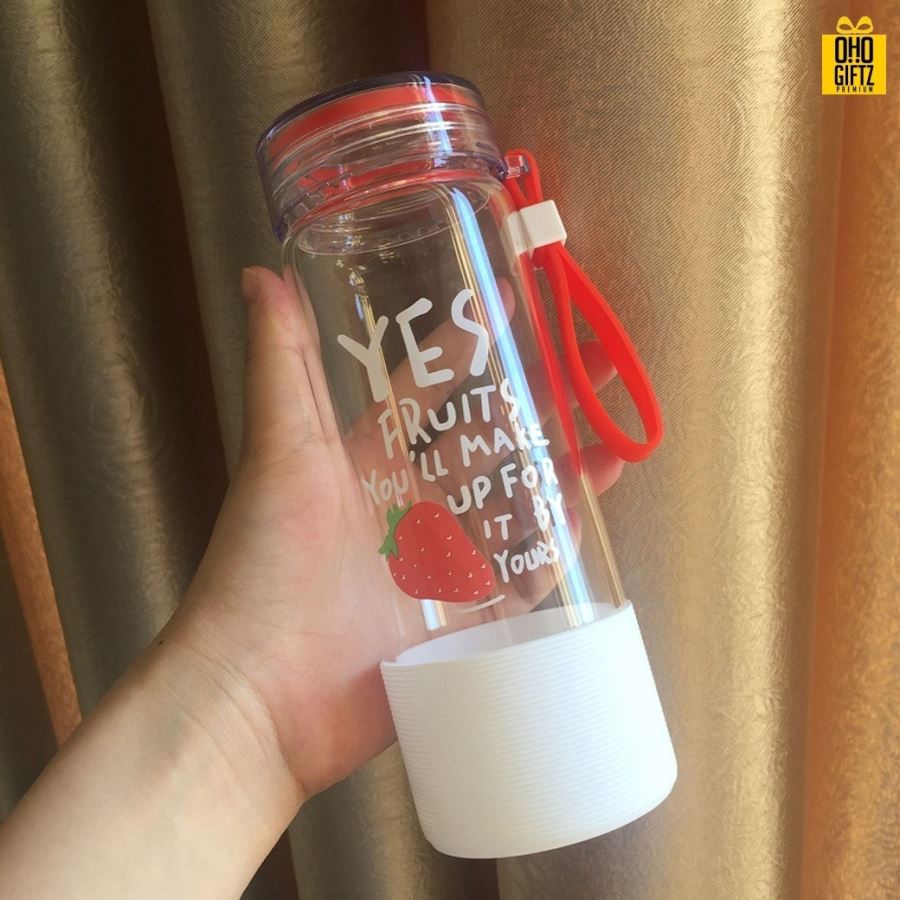 ขวดแก้วพร้อมหูหิ้ว สกรีนชื่อ โลโก้ฟรี  ทำเป็นของพรีเมี่ยมได้