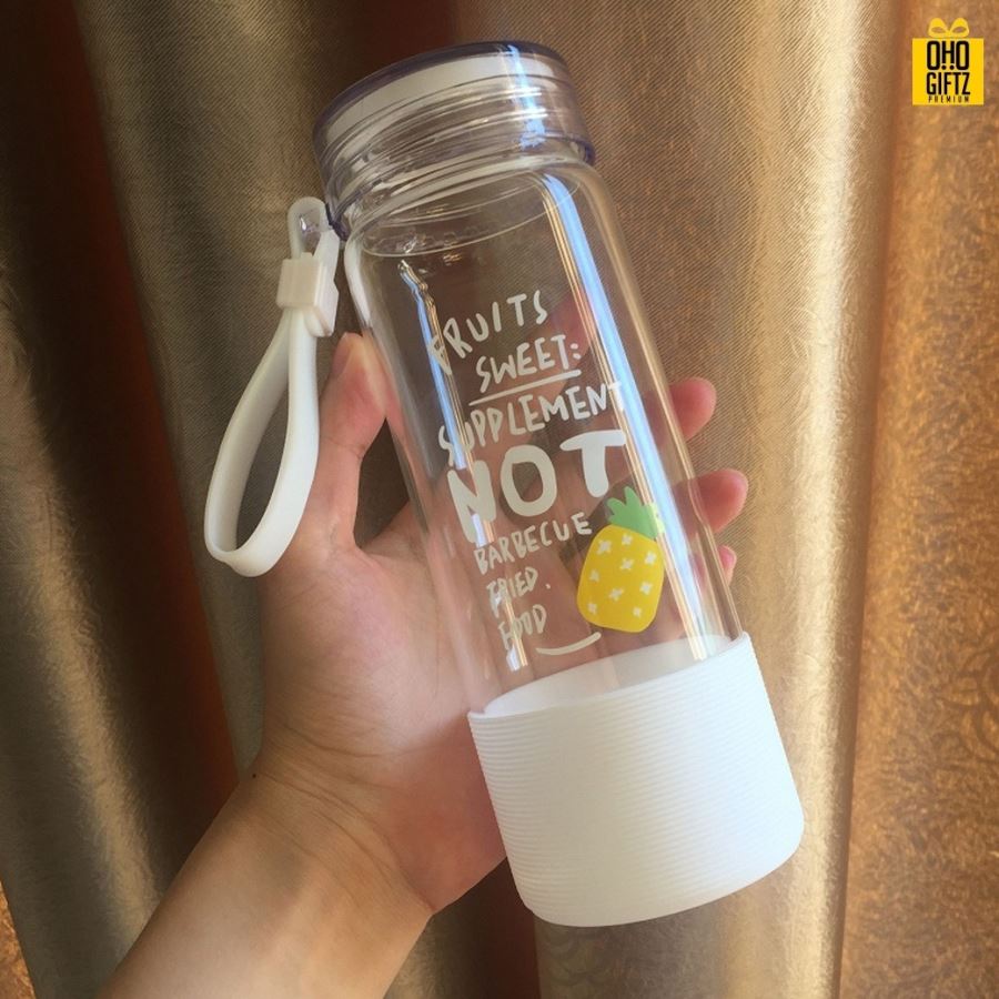 ขวดแก้วพร้อมหูหิ้ว สกรีนชื่อ โลโก้ฟรี  ทำเป็นของพรีเมี่ยมได้