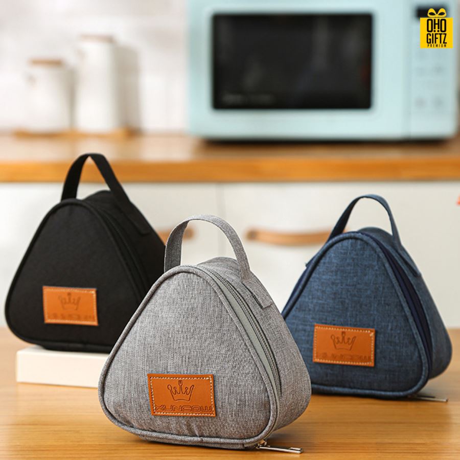 กระเป๋าทรงสามเหลี่ยมเก็บความร้อนความเย็น สกรีนโลโก้  ทำเป็นของพรีเมี่ยม