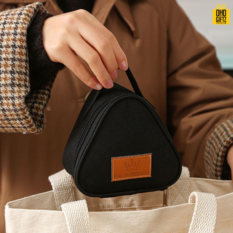 กระเป๋าทรงสามเหลี่ยมเก็บความร้อนความเย็น สกรีนโลโก้  ทำเป็นของพรีเมี่ยม