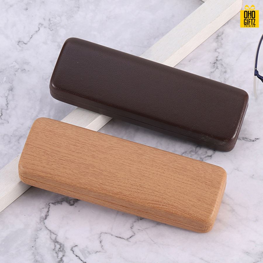 กล่องเก็บแว่นตาลายไม้ สกรีนชื่อ สกรีนโลโก้ ทำเป็นของพรีเมี่ยมได้