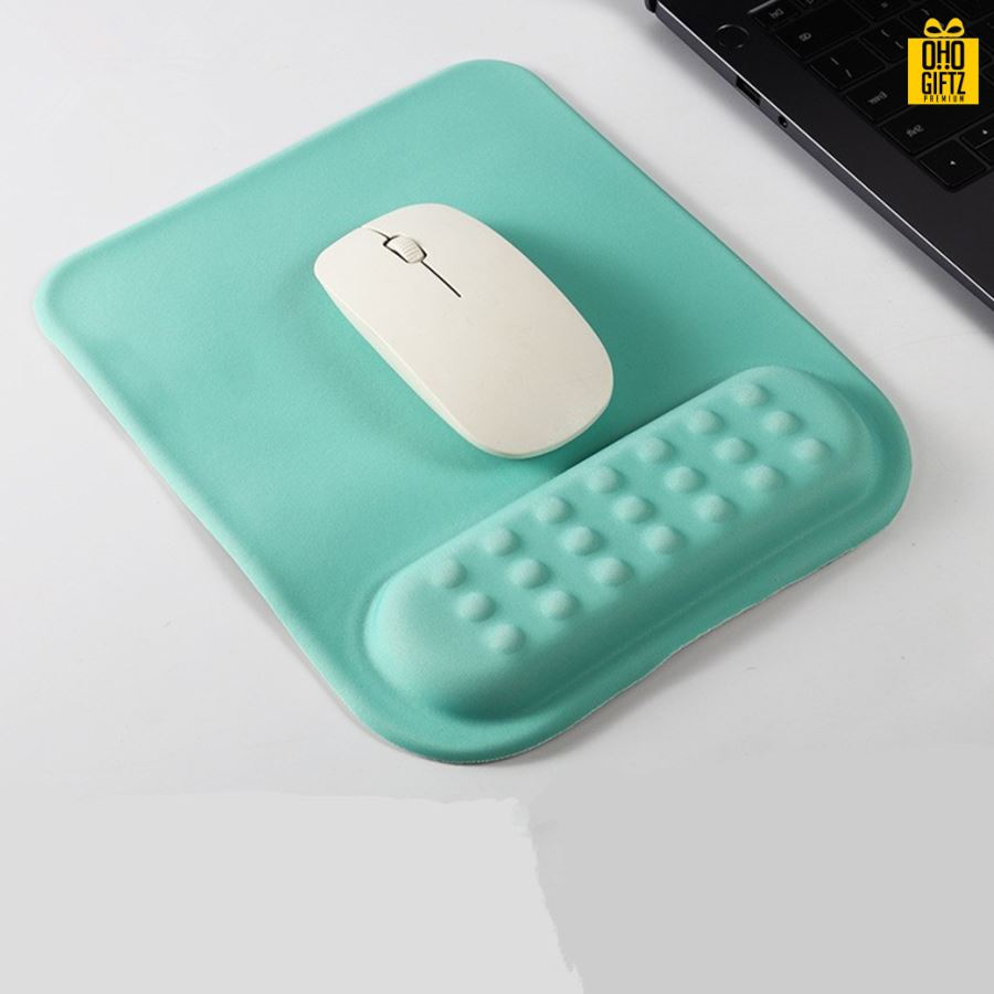 แผ่นรองเมาส์มีที่วางข้อมือ สกรีนชื่อ สกรีนโลโก้ ทำเป็นของพรีเมี่ยมได้