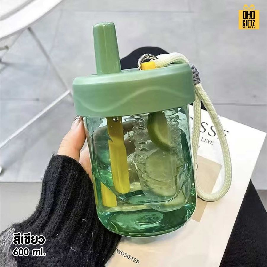 ถ้วยน้ำพลาสติกมีเชือกพร้อมหลอด สกรีนโลโก้ ทำเป็นของพรีเมี่ยมได้