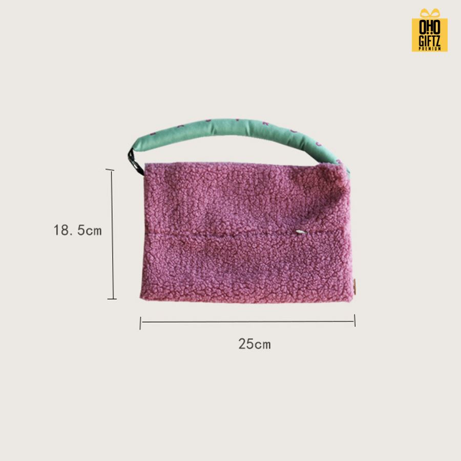 ถุงผ้าขนตุ๊กตาใส่ทิชชู่ แขวนได้น่ารัก สกรีนโลโก้ ทำเป็นของพรีเมี่ยม ของชำร่วยได้