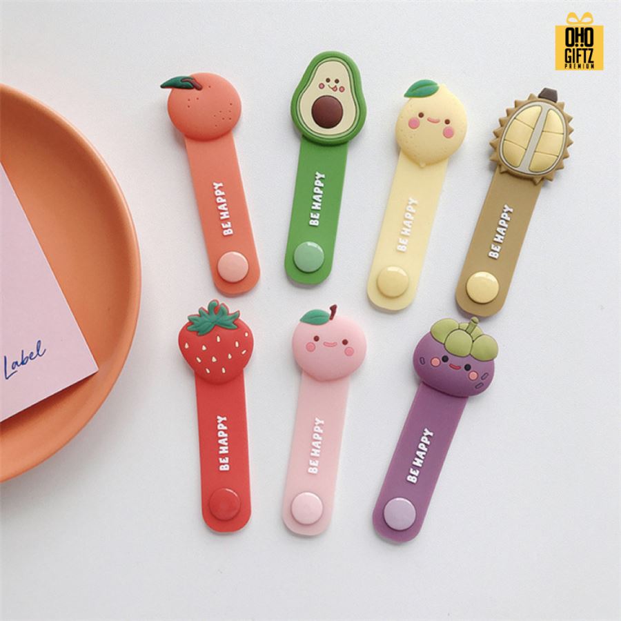 ที่รัดเก็บสายชาร์จสายหูฟัง รับผลิตรูปทรงและขนาดตามต้องการ สกรีนชื่อ สกรีนโลโก้ ทำเป็นของพรีเมี่ยมได้ 