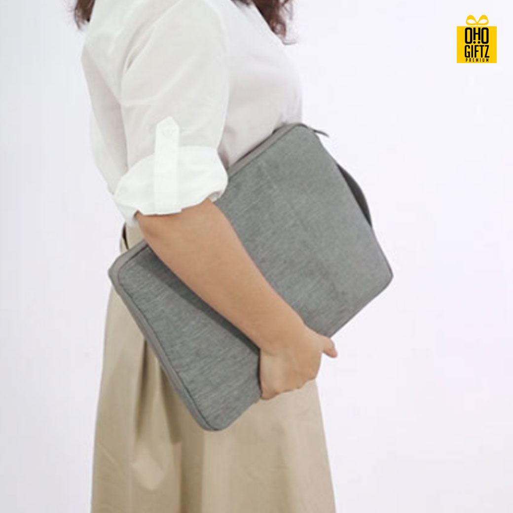 กระเป๋า Laptop สกรีนชื่อ สกรีนโลโก้  ทำเป็นของพรีเมี่ยมได้