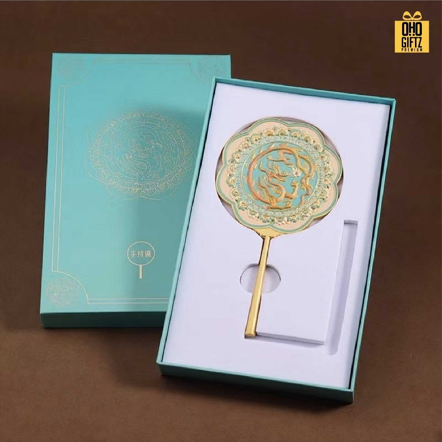 ตลับกระจกโลหะเคลือบสีแบบพกพา ดีไซน์ตามต้องการ สกรีนโลโก้ ทำเป็นของพรีเมี่ยมได้