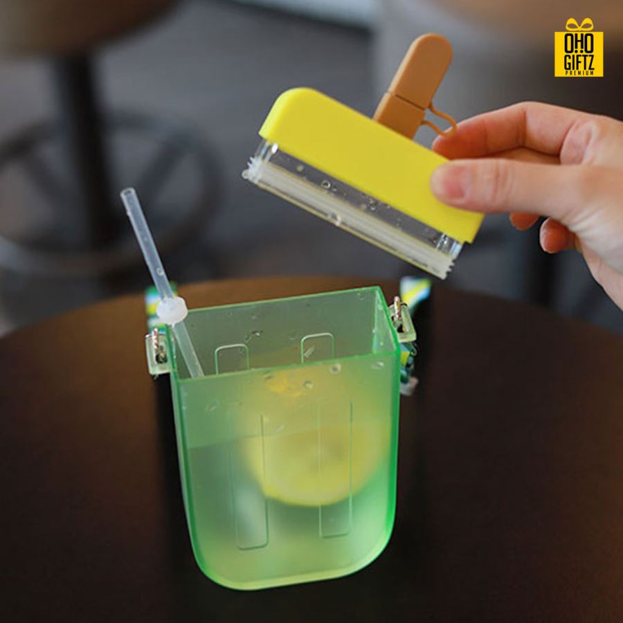 กระติกน้ำรูปไอศครีม สกรีนโลโก้ สกรีนชื่อร้าน ทำเป็นของพรีเมี่ยมได้