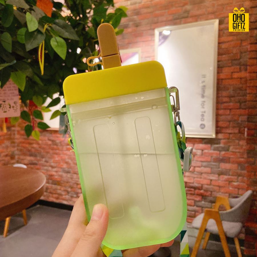 กระติกน้ำรูปไอศครีม สกรีนโลโก้ สกรีนชื่อร้าน ทำเป็นของพรีเมี่ยมได้