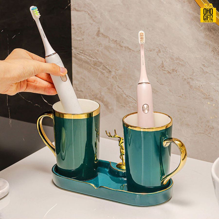 ชุดแก้วใส่แปรงสีฟัน สกรีนชื่อ สกรีนโลโก้  ทำเป็นของพรีเมี่ยมได้ 