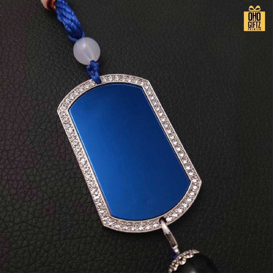 ป้ายห้อยพู่หน้ารถ เลเซอร์โลโก้ได้ สกรีนโลโก้ ทำเป็นของพรีเมี่ยมได้