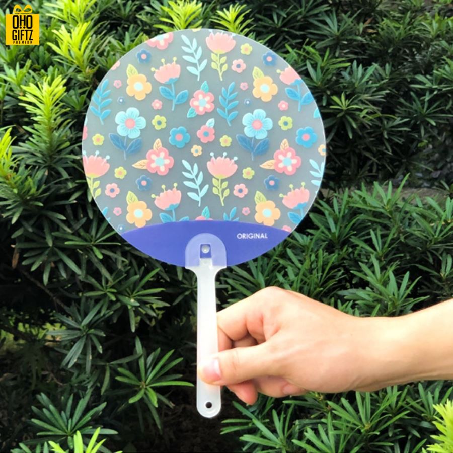 พัดพลาสติก PVC สกรีนโลโก้ พิมพ์ภาพ ทำเป็นสินค้าพรีเมี่ยม ของชำร่วย ของที่ระลึก