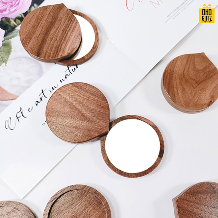 กระจกไม้พกพาขนาดเล็ก สกรีนชื่อ สกรีนโลโก้  ทำเป็นของพรีเมี่ยมได้