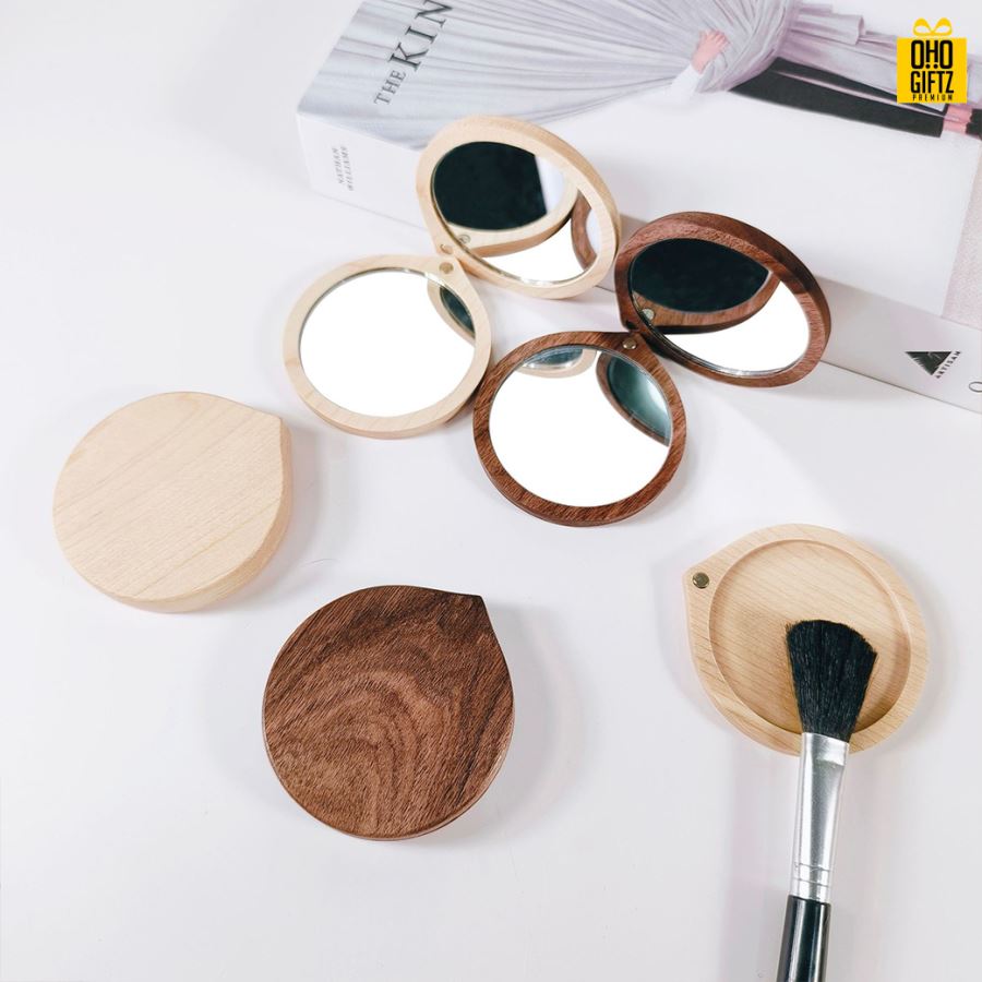 กระจกไม้พกพาขนาดเล็ก สกรีนชื่อ สกรีนโลโก้  ทำเป็นของพรีเมี่ยมได้