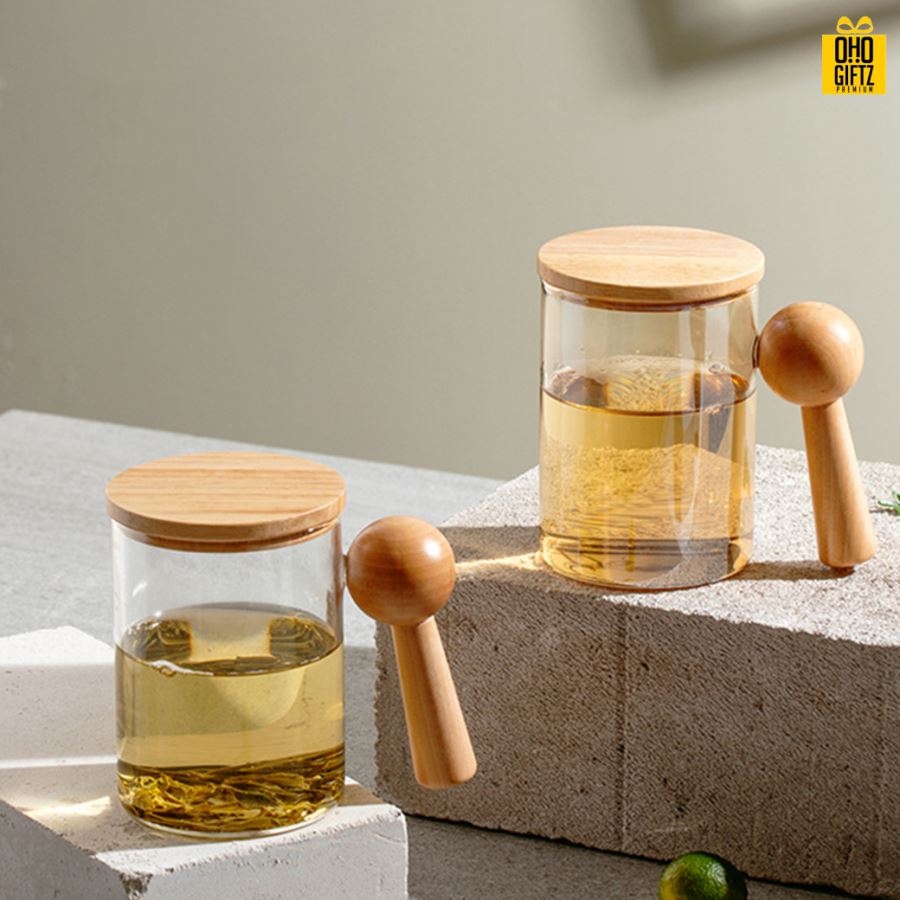 ถ้วยแก้วดื่มชาด้ามจับไม้ สกรีนชื่อ สกรีนโลโก้  ทำเป็นของพรีเมี่ยมได้