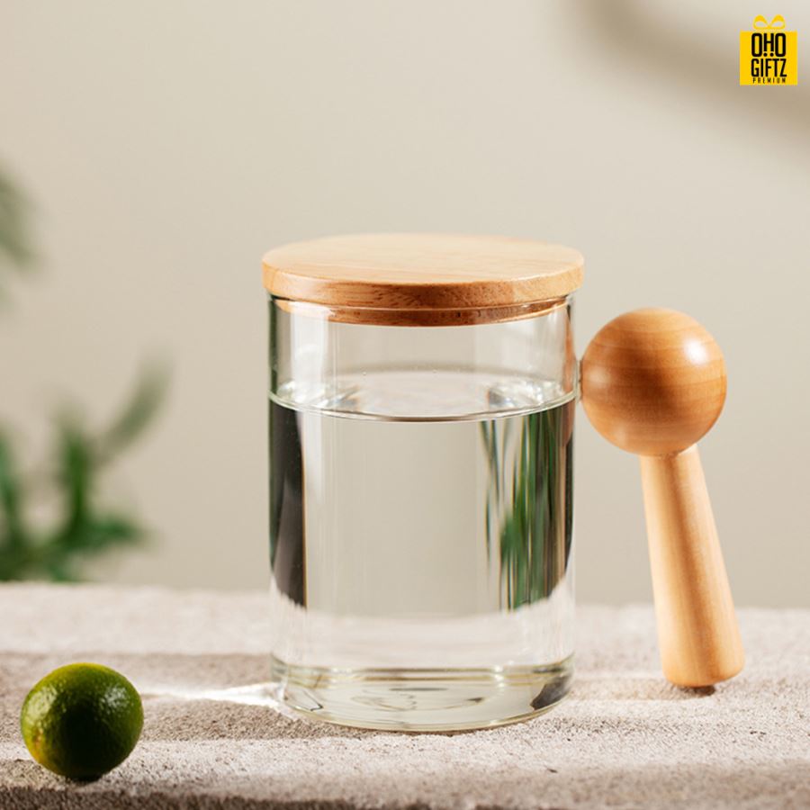 ถ้วยแก้วดื่มชาด้ามจับไม้ สกรีนชื่อ สกรีนโลโก้  ทำเป็นของพรีเมี่ยมได้