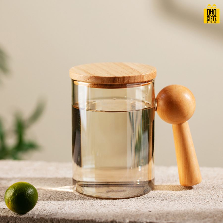 ถ้วยแก้วดื่มชาด้ามจับไม้ สกรีนชื่อ สกรีนโลโก้  ทำเป็นของพรีเมี่ยมได้