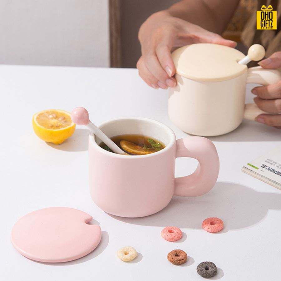 ถ้วยแก้วเซรามิกพร้อมฝาปิด สกรีนชื่อ สกรีนโลโก้ ทำเป็นของพรีเมี่ยมได้