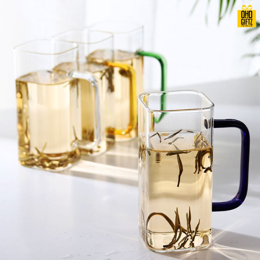 แก้วสี่เหลี่ยมทรงสูง สกรีนชื่อ สกรีนโลโก้ ทำเป็นของพรีเมี่ยมได้