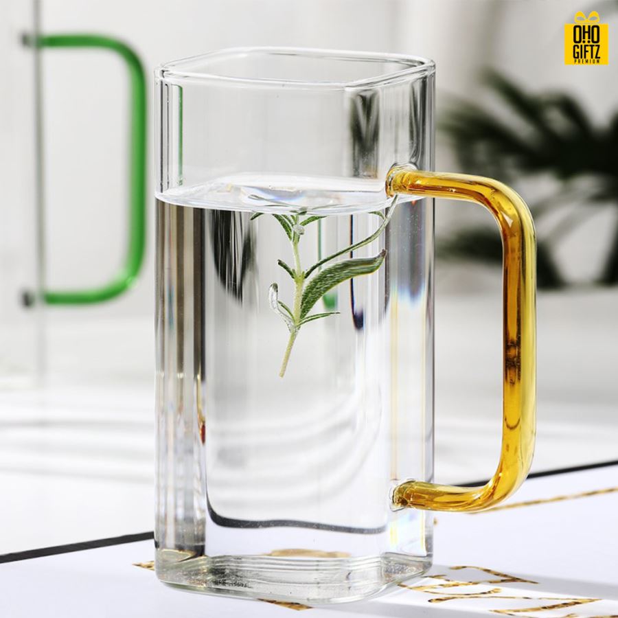 แก้วสี่เหลี่ยมทรงสูง สกรีนชื่อ สกรีนโลโก้ ทำเป็นของพรีเมี่ยมได้