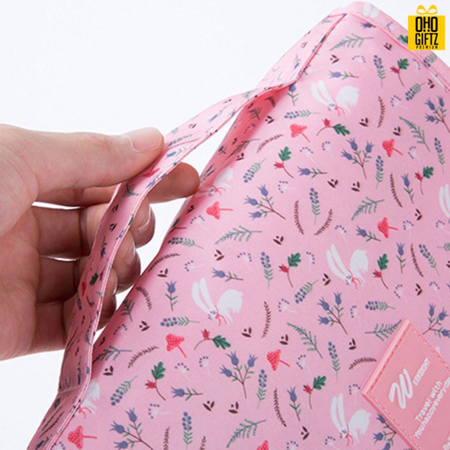 กระเป๋าไนล่อนพร้อมตะขอแขวน สกรีนโลโก้ ทำเป็นของพรีเมี่ยม ของที่ระลึก