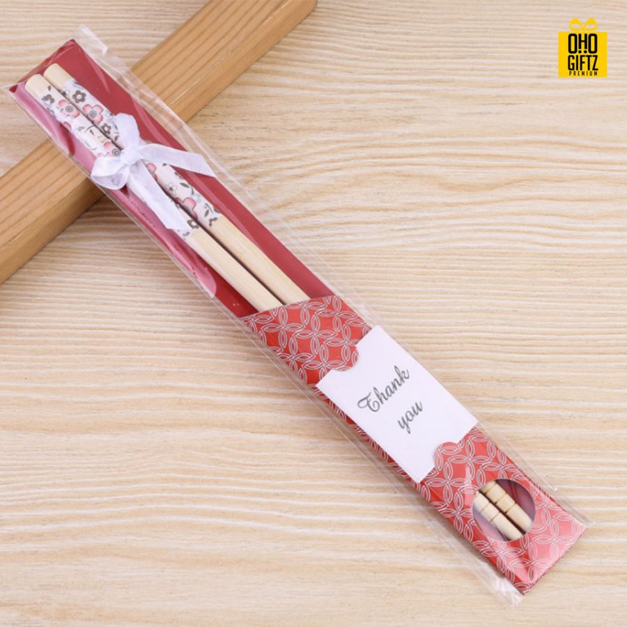 ตะเกียบไม้พร้อมซอง พิมพ์สติกเกอร์ชื่อฟรี ทำเป็นของพรีเมี่ยม ของชำร่วยงานเเต่งงานได้