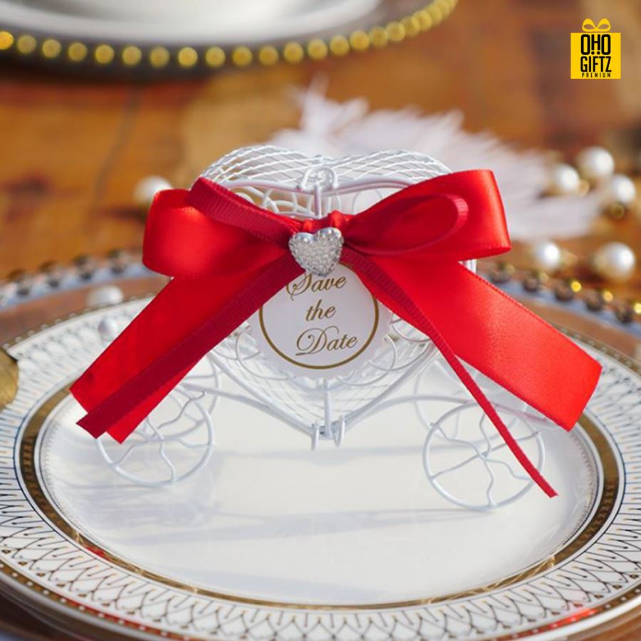 กล่องใส่ขนมทรงหัวใจ พิมพ์สติกเกอร์ชื่อฟรี ทำเป็นของพรีเมี่ยม ของชำร่วยงานเเต่งงานได้