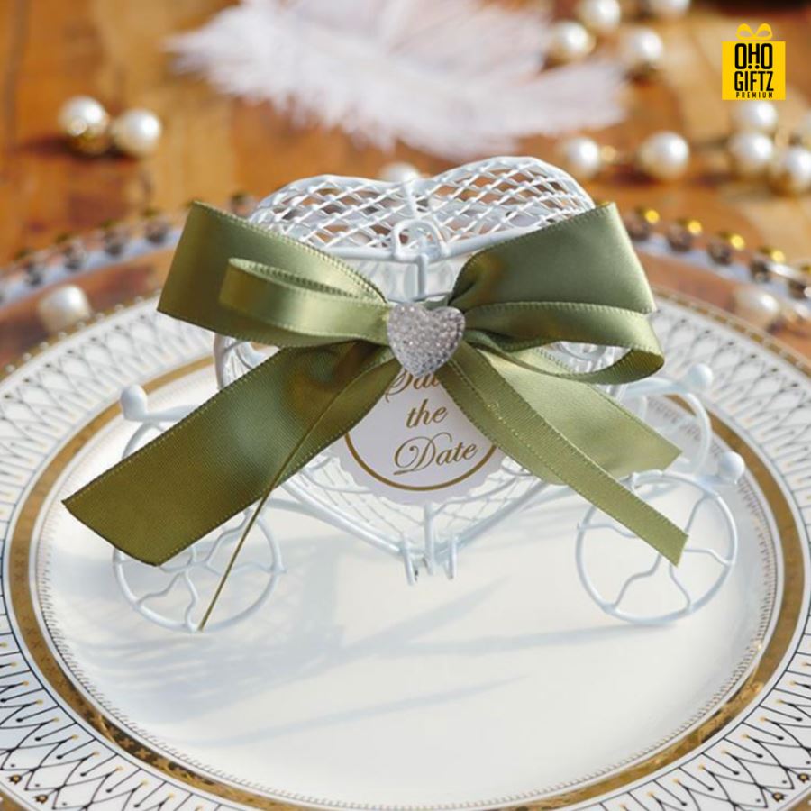 กล่องใส่ขนมทรงหัวใจ พิมพ์สติกเกอร์ชื่อฟรี ทำเป็นของพรีเมี่ยม ของชำร่วยงานเเต่งงานได้