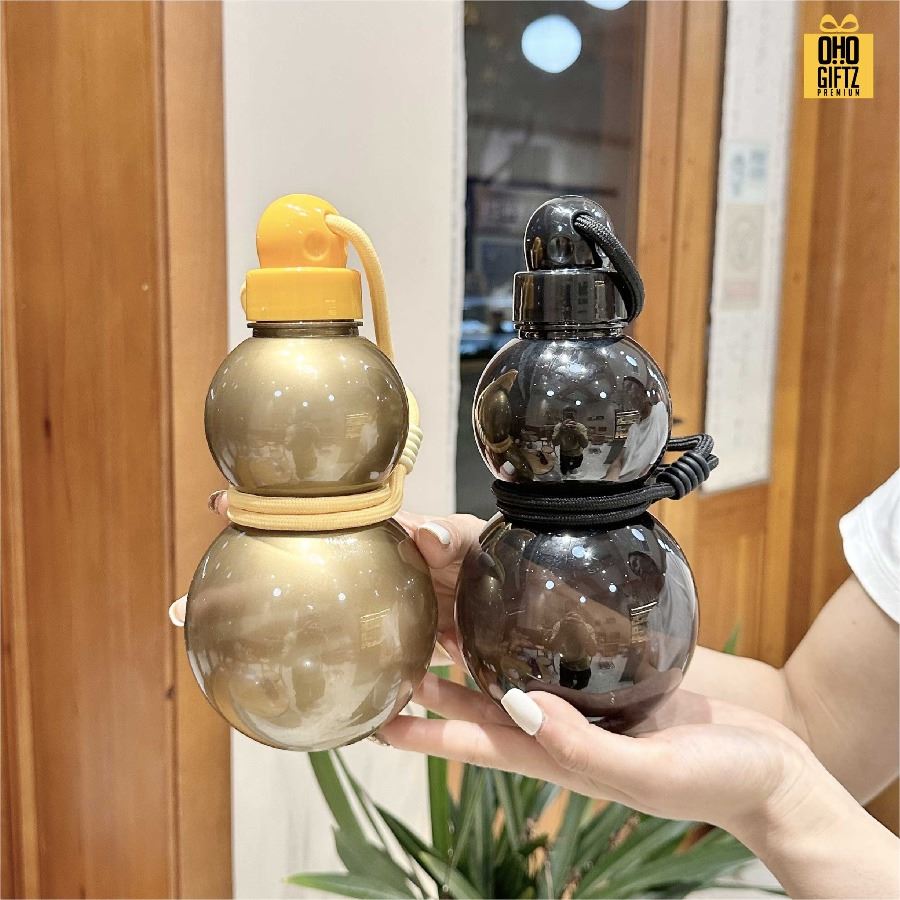 กระติกน้ำพลาสติก ทรงน้ำเต้า สกรีนโลโก้ ทำเป็นของพรีเมี่ยมได้