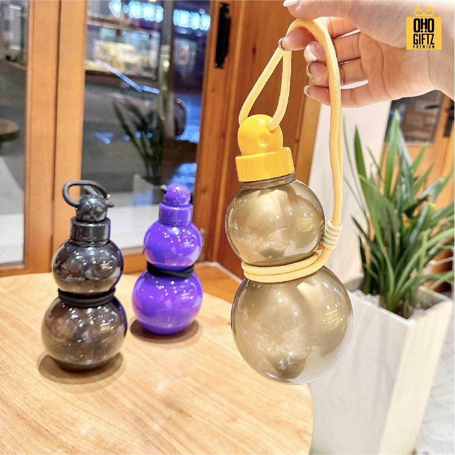 กระติกน้ำพลาสติก ทรงน้ำเต้า สกรีนโลโก้ ทำเป็นของพรีเมี่ยมได้