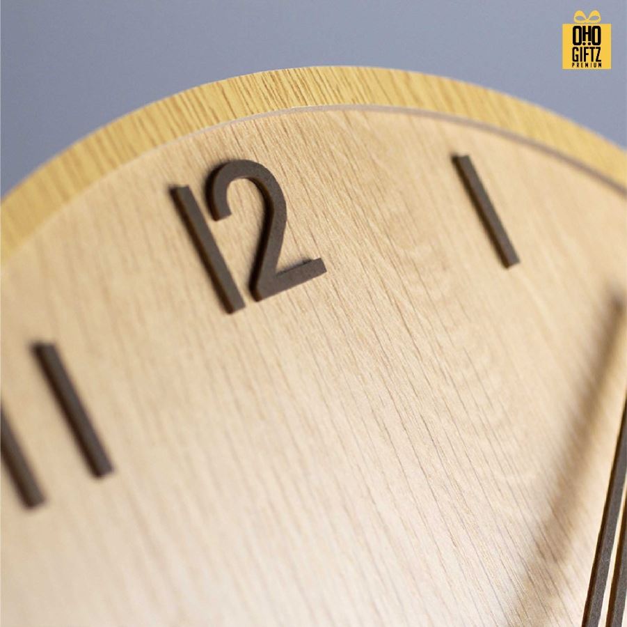 นาฬิกาไม้แขวนผนัง สกรีนชื่อ สกรีนโลโก้ ทำเป็นของพรีเมี่ยมได้ 