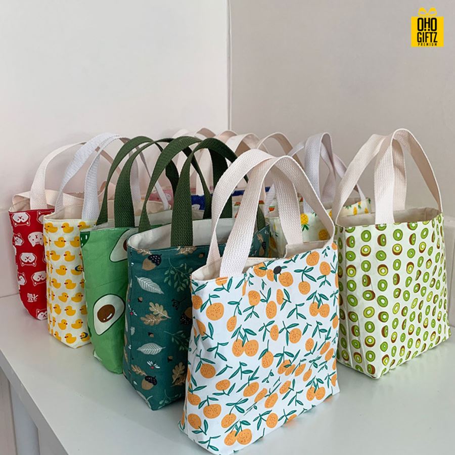 กระเป๋าใส่กล่องอาหารกลางวันทรงสี่เหลี่ยม สกรีนโลโก้  ทำเป็นของพรีเมี่ยม