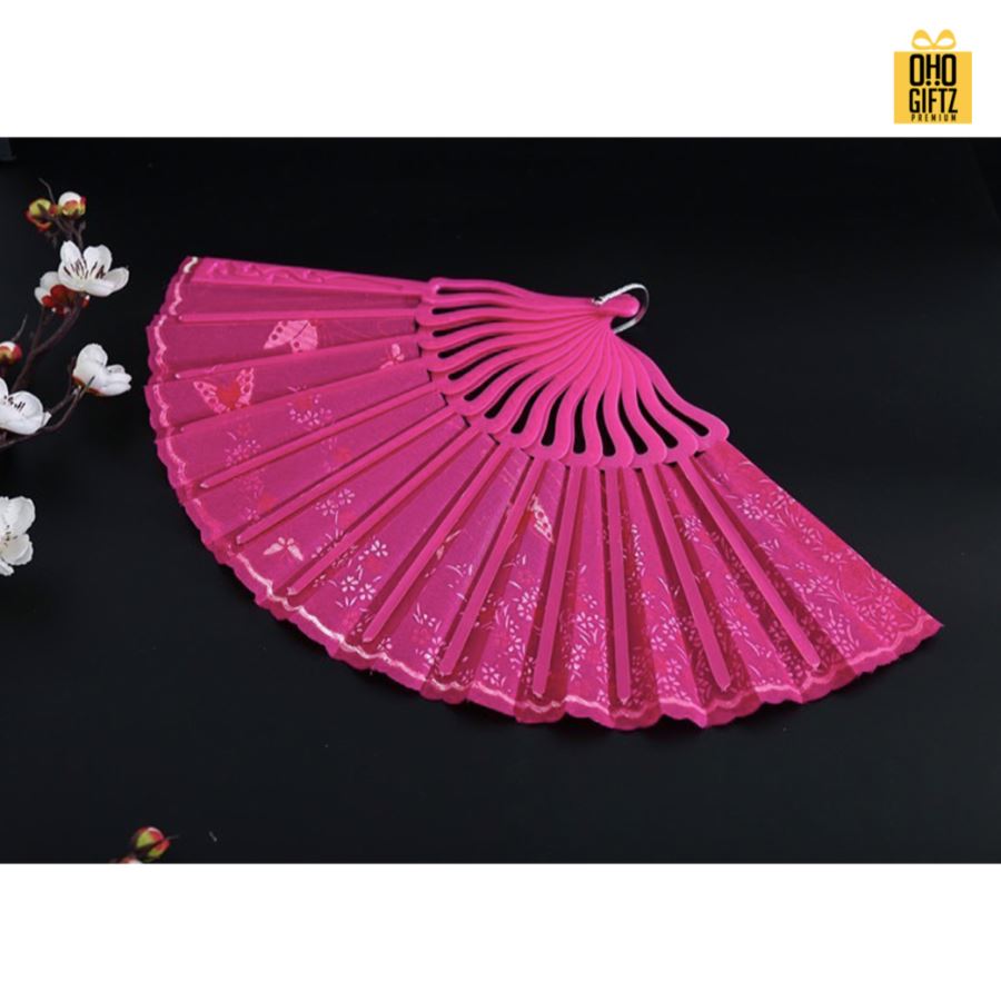 พัดจีนด้ามพลาสติก พิมพ์ภาพตามต้องการ สกรีนภาพ ทำเป็นสินค้าพรีเมี่ยม ของชำร่วย ของที่ระลึกได้