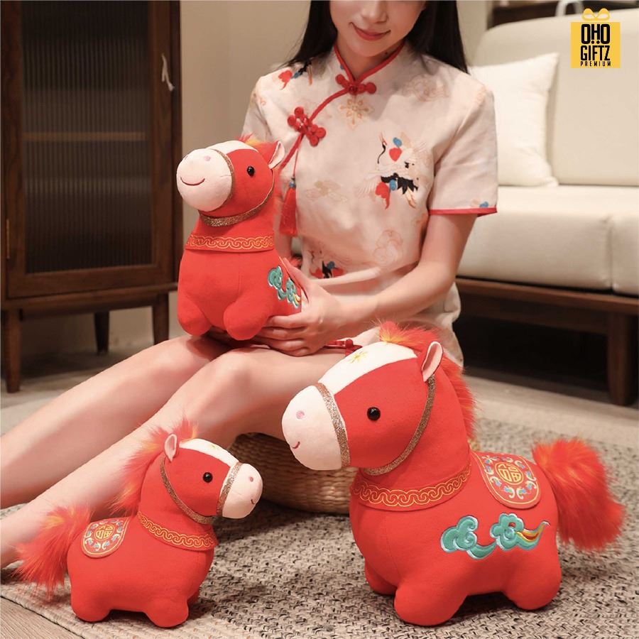 ตุ๊กตาม้านำโชค สกรีนโลโก้ ทำเป็นของพรีเมี่ยมได้ 