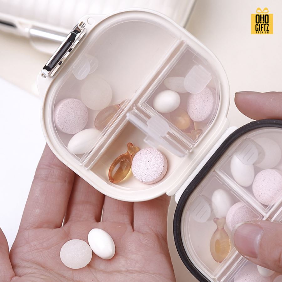 กล่องเก็บยาแบบ 7 วัน สกรีนชื่อ สกรีนโลโก้ ทำเป็นของพรีเมี่ยมได้