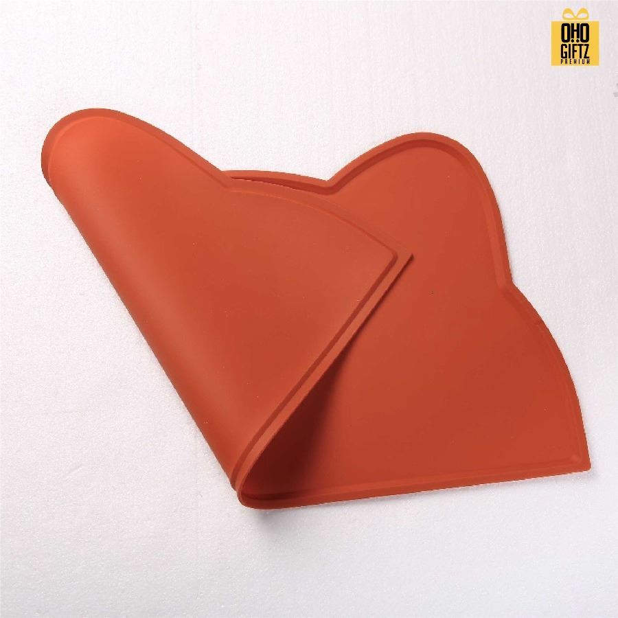 แผ่นรองจานซิลิโคนทรงหัวแมว สกรีนชื่อ ทำเป็นของพรีเมี่ยมได้